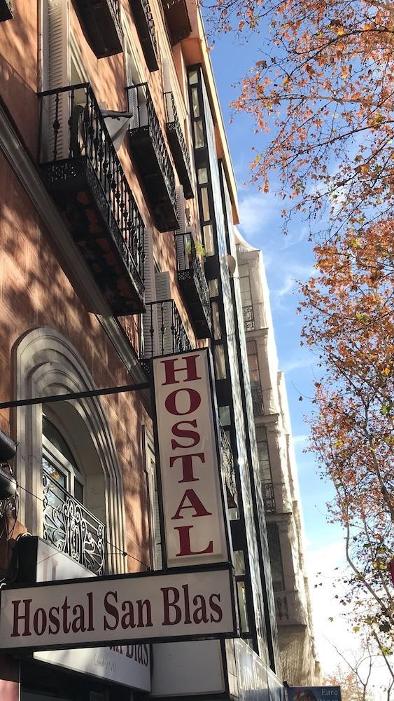 Hostal San Blas Madrid Exterior photo